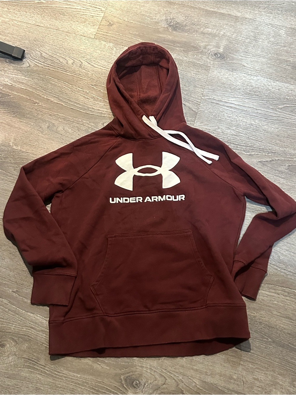 Under Armour Men’s Burgundy Pullover Hoodie Size M